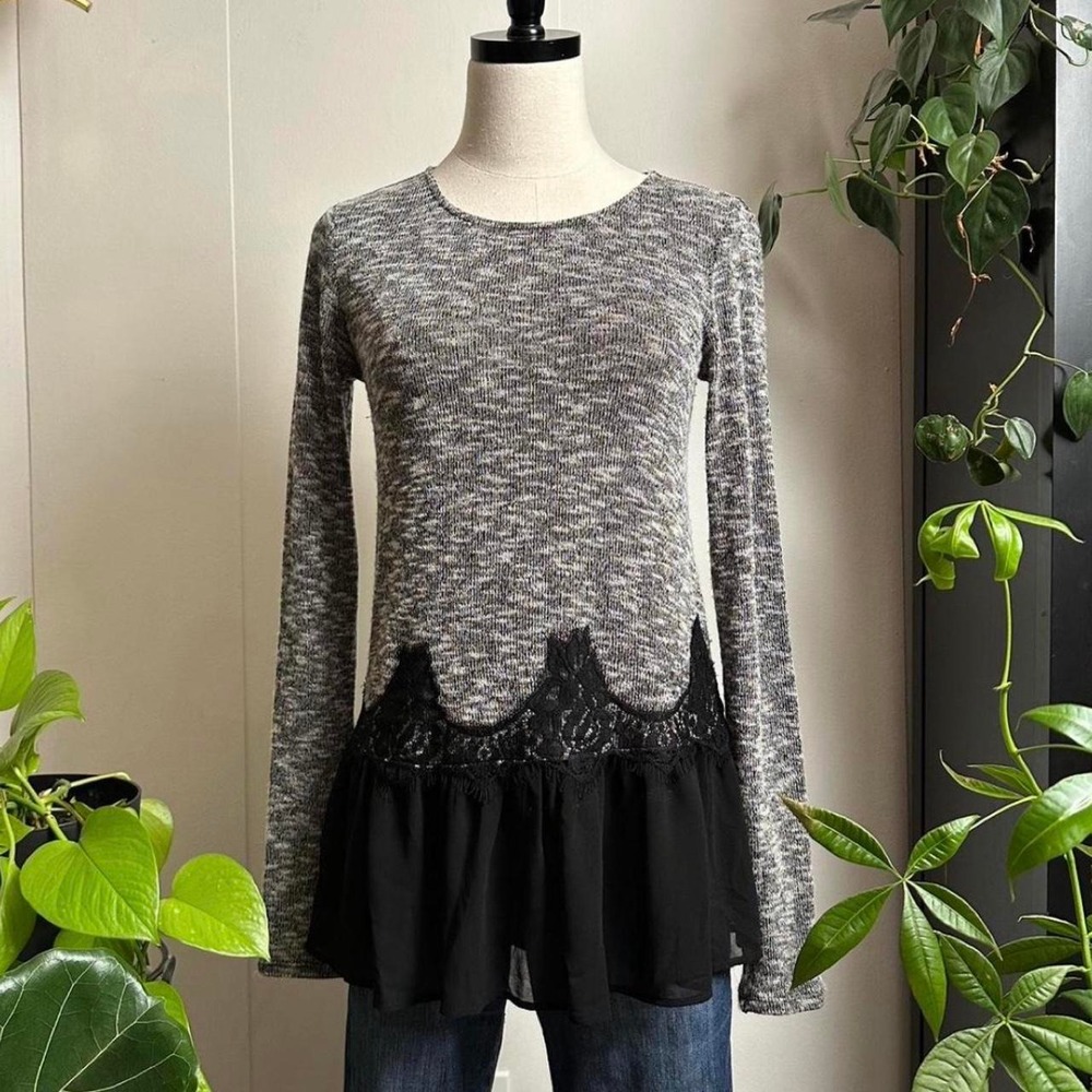 Xhilaration Womens XS Grey Black Lace Ruffle Hem Tunic Long Sleeve Top Boho